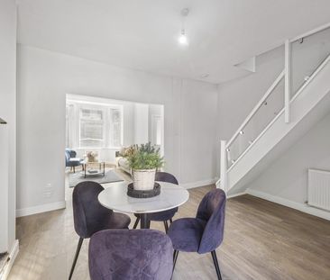 3 Bed End Terrace, Kennedy Road, M5 - Photo 4