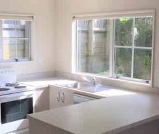 Comfortable Three-Bedroom Home - Photo 2