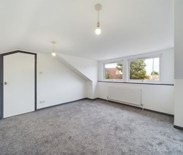 2 bedroom semi-detached house to rent - Photo 5