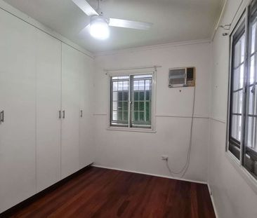 Charming 3-Bedroom Home with Granny Flat & Spacious Backyard - 43 H... - Photo 4