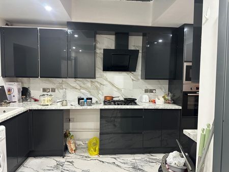 4 Bed Terraced House, Perkins Road, IG2 - Photo 5