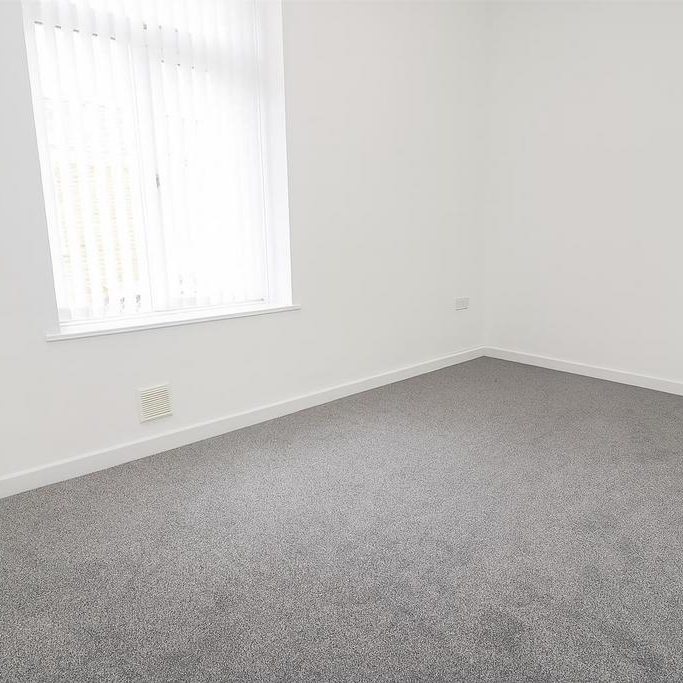 2 bedroom end of terrace house to rent - Photo 1