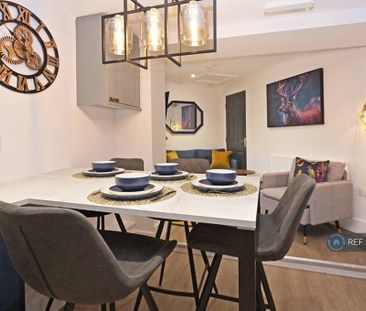 1 bedroom in a house share to rent - Photo 2