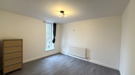 Bostocke Close, Laindon, Basildon - Photo 3