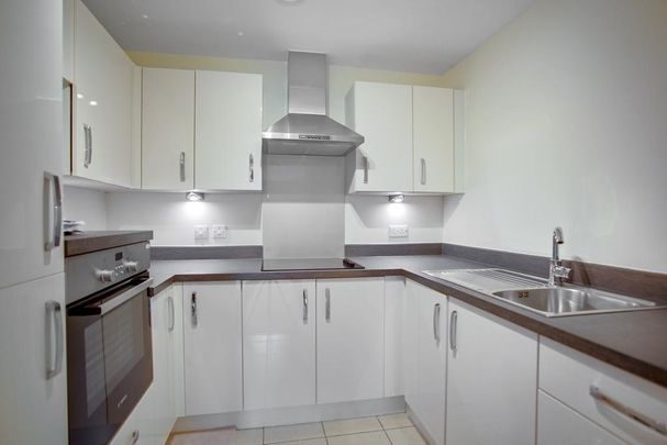 2 bedroom retirement property to rent - Photo 1