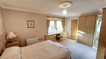 2 bedroom flat to rent - Photo 4