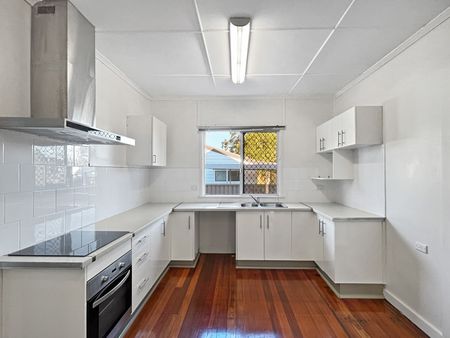 5 Mill Street, Landsborough QLD 4550 - House For Rent | Domain - Photo 4