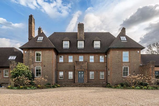 Petworth Road, Wormley, Godalming, Surrey, GU8 - Photo 1