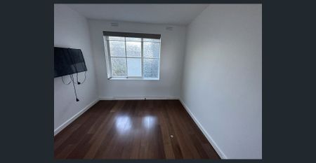 PERFECTLY LOCATED! - Photo 4