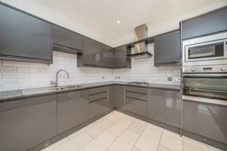 3 bedroom terraced house to rent - Photo 4