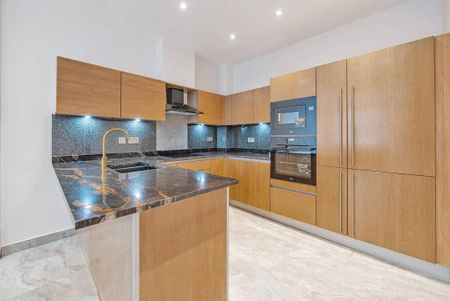 3 bedroom flat to rent - Photo 4