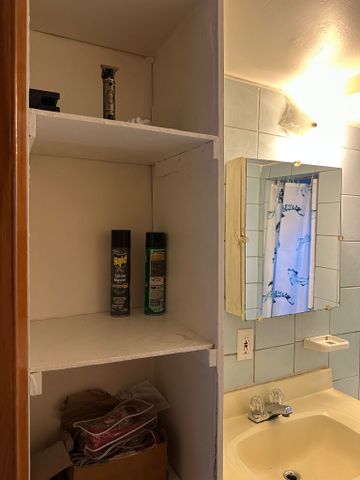 For Lease - 46 Elm Grove Avenue, Richmond Hill, Ontario - Photo 2