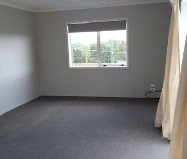 ELENA PLACE, WELCOME BAY (2bed) - Photo 2