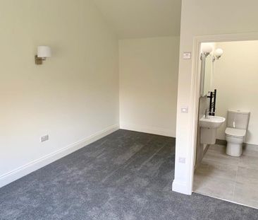 2 bedroom semi-detached bungalow to rent - Photo 1