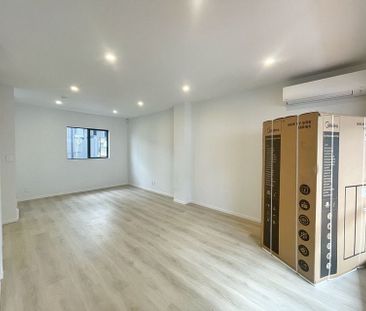 Modern Townhouse Great Location - Photo 2