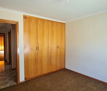 Neat & Tidy 2 Bedroom Unit - Photo 3