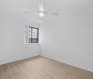 2-Bedroom Apartment with Lock-Up Garage - Photo 3