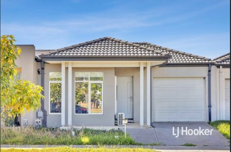 10 Leo Avenue, Tarneit VIC, Belconnen - Photo 2