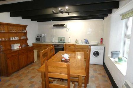 School House, Walwyns Castle, Haverfordwest, SA62 - Photo 3