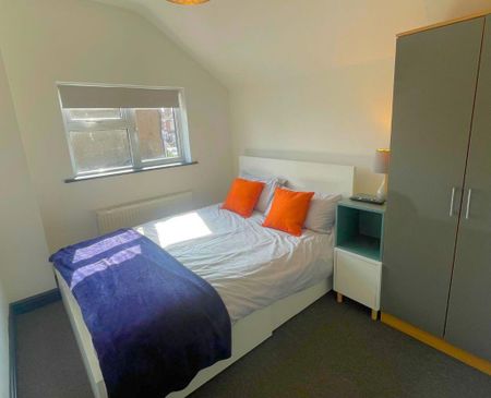 1 bedroom in a house share to rent - Photo 4