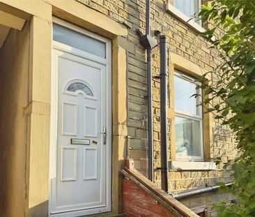 2 bedroom end of terrace house to rent - Photo 2