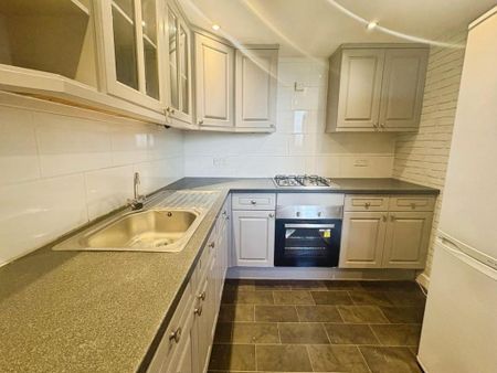 1 bedroom ground floor flat to rent - Photo 5