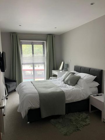 Broad Quay - Photo 2