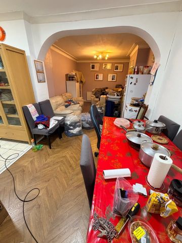 5 Bed Terraced House, North Circular Road, N13 - Photo 3