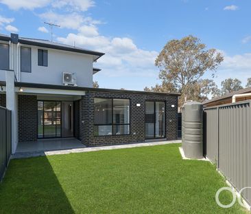 Open the Door To Contemporary Coastal Luxury - Photo 2