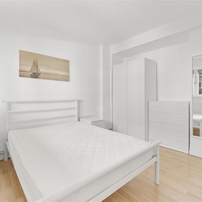 4 bedroom flat to rent - Photo 1
