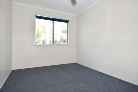 :: NEAT UNIT CLOSE TO CITY CENTRAL! - Photo 4