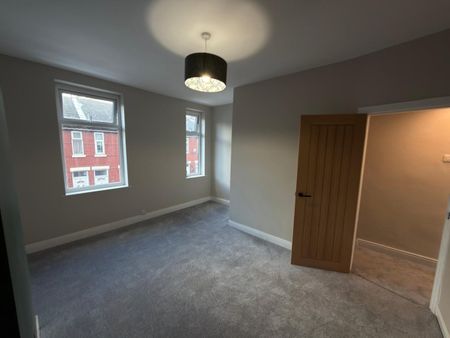 2 Bed Terraced House, Ukraine Road, M7 - Photo 4