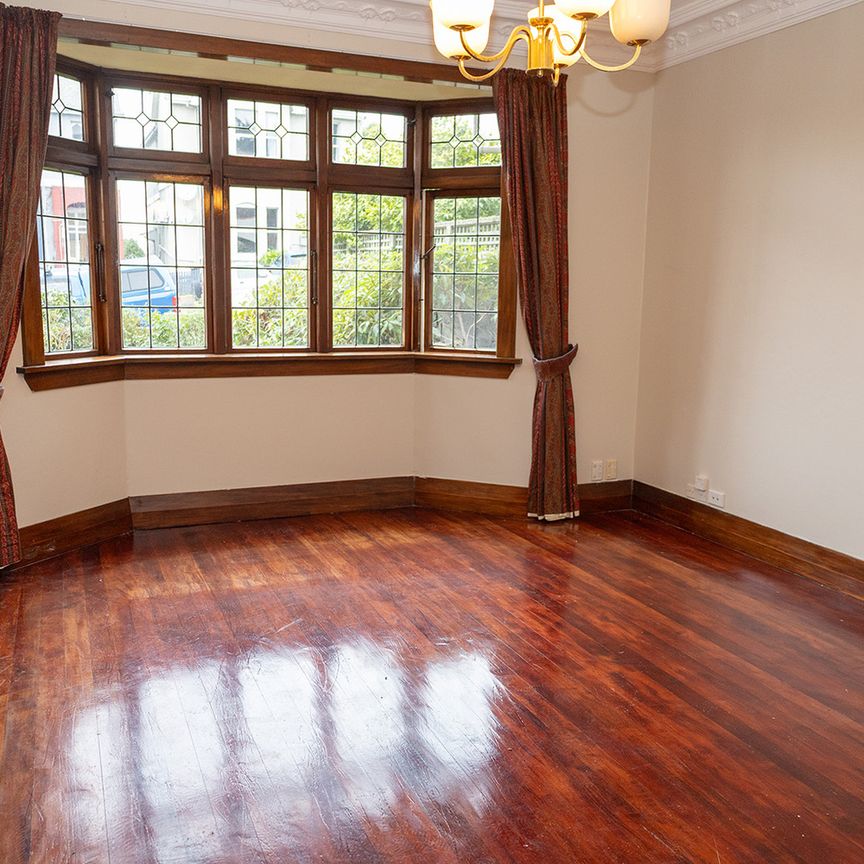 Spacious 4-Bedroom Home in the Heart of Dunedin – City Living at Its Best - Photo 1