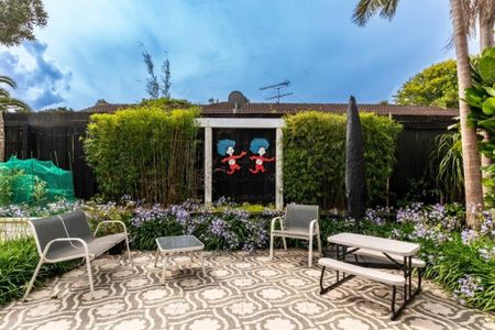 Family home in Hillpark - Photo 5