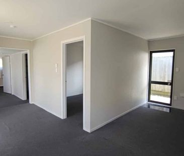 Lovely Family home Manurewa - Photo 2