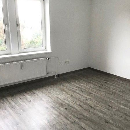 Neues Zuhause für Sie! Renovierte 3-Zimmer-Wohnung in zentraler Lage - Photo 1