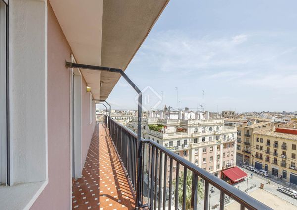 Excellent 3 Bedroom apartment for rent in El Carmen, Valencia