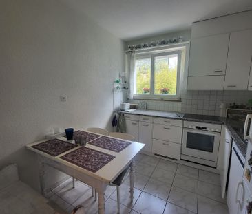 Moderne 3-Zimmer-Wohnung mit Balkon und Seenähe in Hünibach - Photo 4