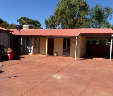 Neat & Tidy Fully Furnished 3-Bedroom Unit - Photo 5