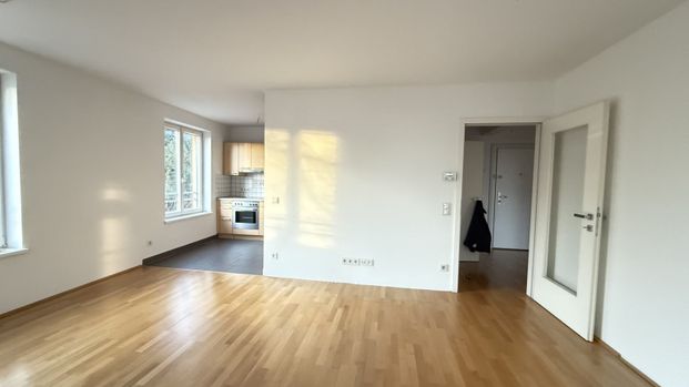 Nahe Schönbrunn: 2-Zimmer-Wohnung mit Balkon und Wintergarten, sowie ein opt. Stellplatz! - Photo 1