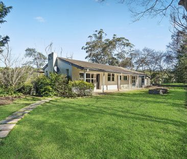 Immaculate Open-Plan Home on a Sprawling Parklike Block with Serene... - Photo 1