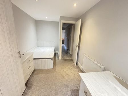 68A Flat 3 Victoria Road, Leeds, LS6 1DL - Photo 2