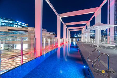 Fully Furnished Two-bedroom Apartment located in the heart of CBD - Photo 4