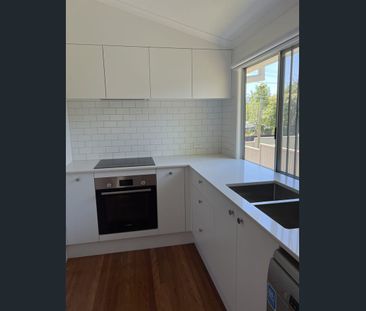 REFURBISHED FAMILY HOME READY FOR THE HOLIDAYS - Photo 3