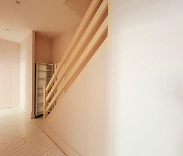 Location Appartement 4 pièces 134m² LYON 2ème - Photo 6