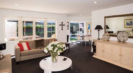 Private, Quiet, Secure. Walk to Hagley Park / CBD - Photo 5