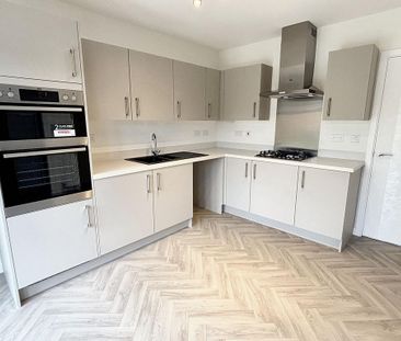 3 bedroom semi-detached house to rent - Photo 6