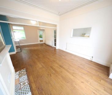 3 bedroom end of terrace house to rent - Photo 3
