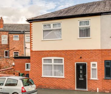 3 bedroom end of terrace house to rent - Photo 3