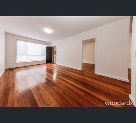2/404 Whitehorse Road, Surrey Hills, Vic 3127 - Photo 3